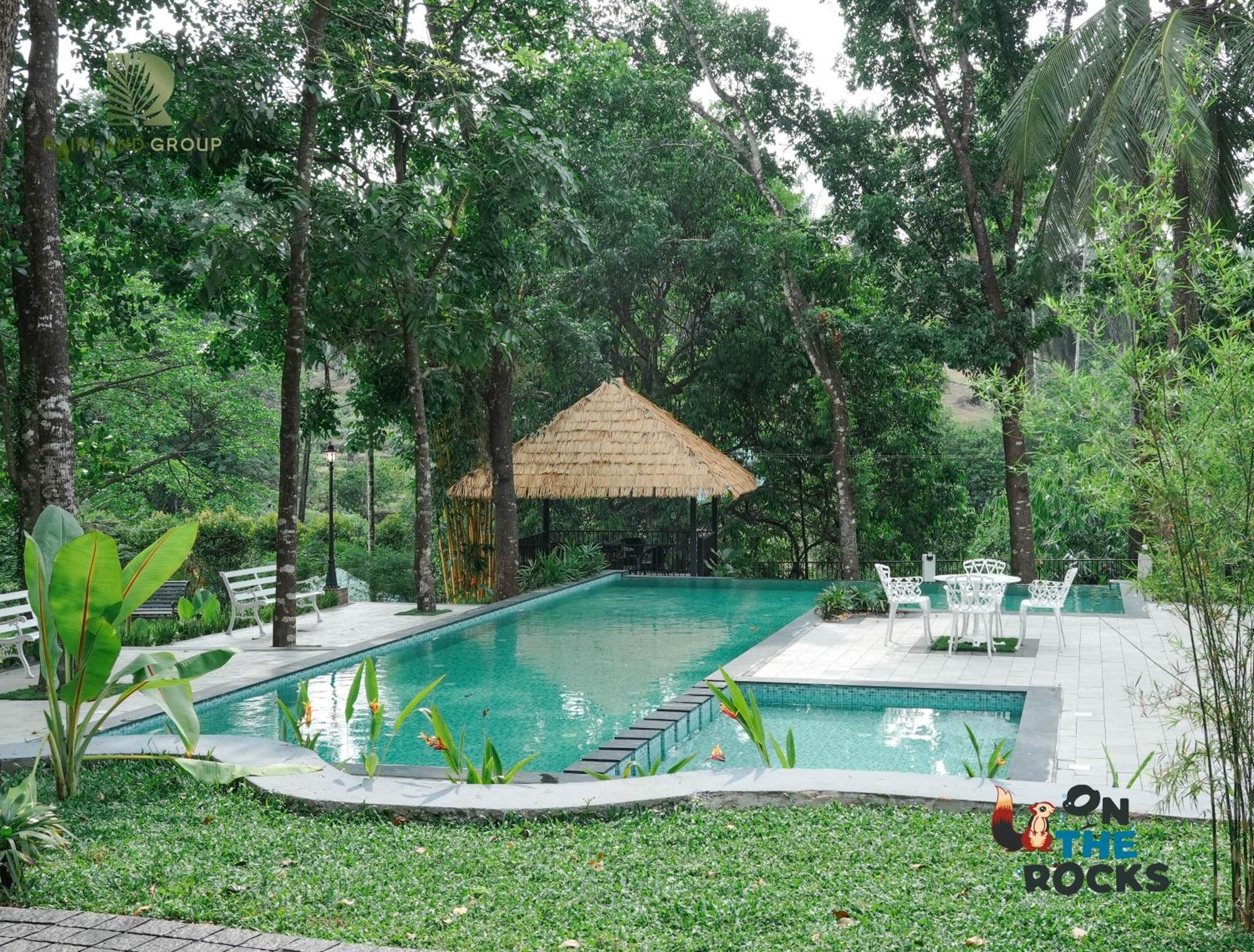 Hotel Athirapilly On The Rocks Athirappilly Exterior foto